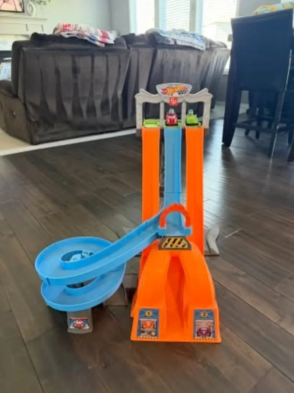 Fisher-Price Little People Hot Wheels Racing Loop Tower
